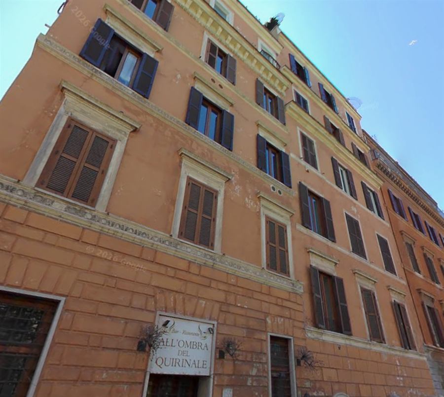 Facciata del condominio di Via delle Quattro Fontane 156